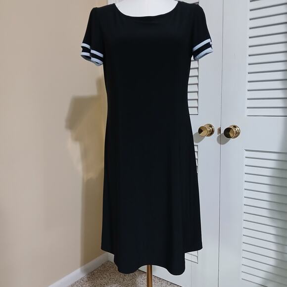 NIK and NASH S Black Short-Flounce-Sleeved A-Line Dress Round-Neck Mid-Length - Picture 4 of 11